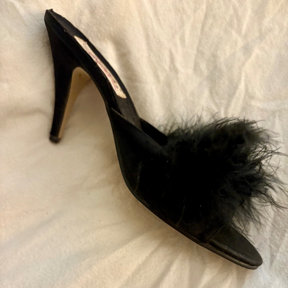 Vintage Frederick’s of Hollywood Satin Bedroom Slipper - Picture 5 of 5